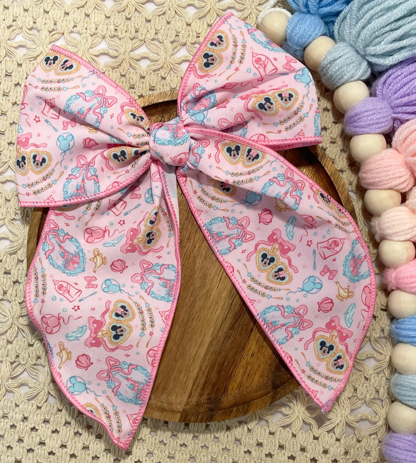 Magical World 5.5in Serged