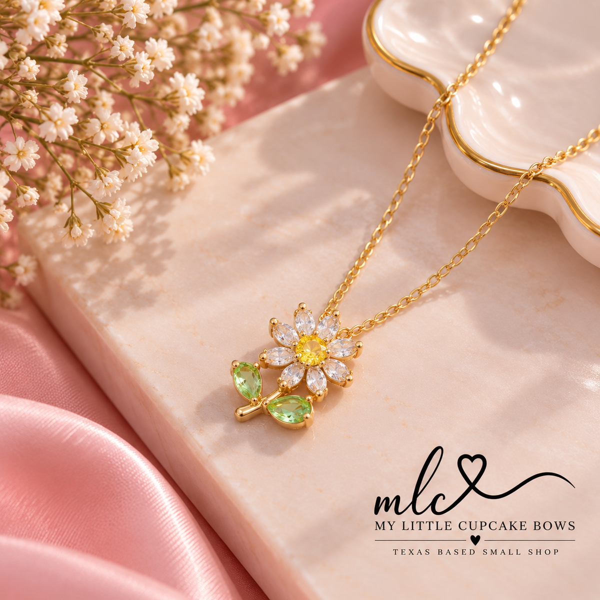 Dainty Daisy Necklace