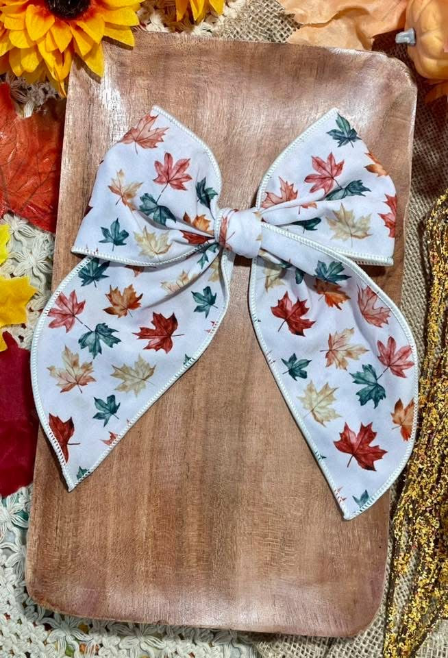 Autumn Leaves 5.5in Serged