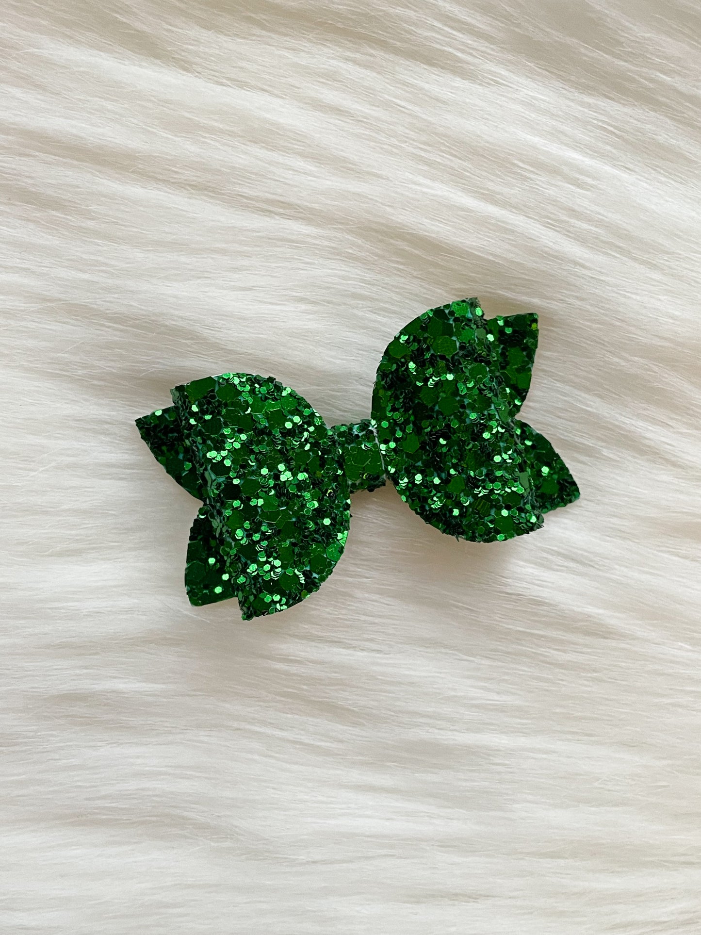 Clovers & Glitter 2.5in Beauty