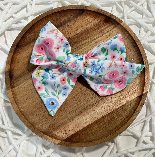 Rad Floral 5in Hand Tied
