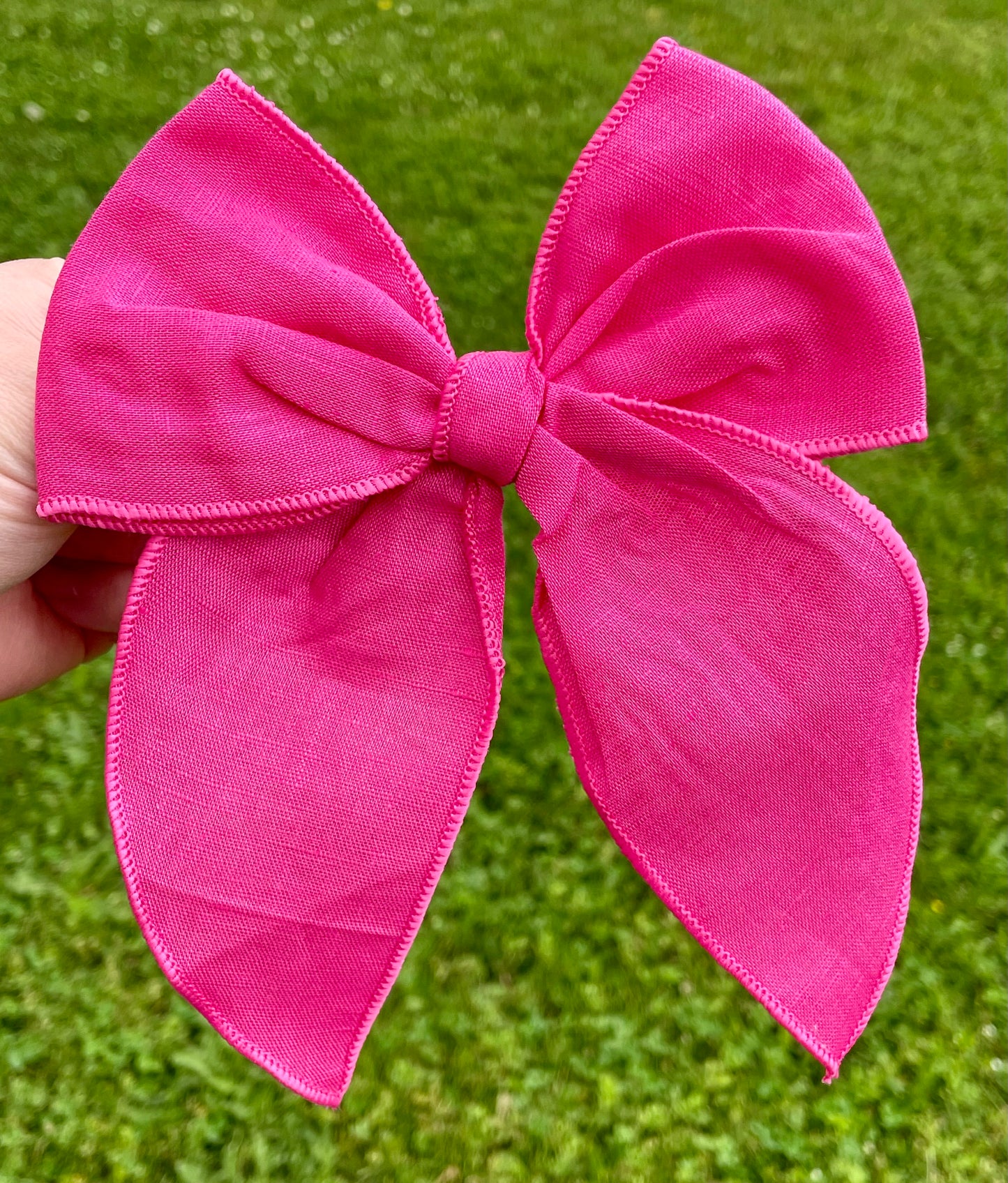 Bright Pink Linen 5-6in Serged Hand Tied Bow