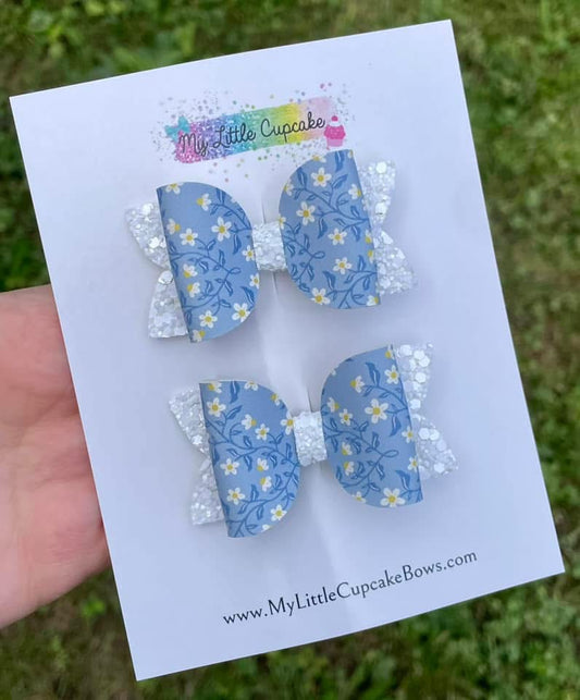 Blue Daisy Floral 2.5in Beauty