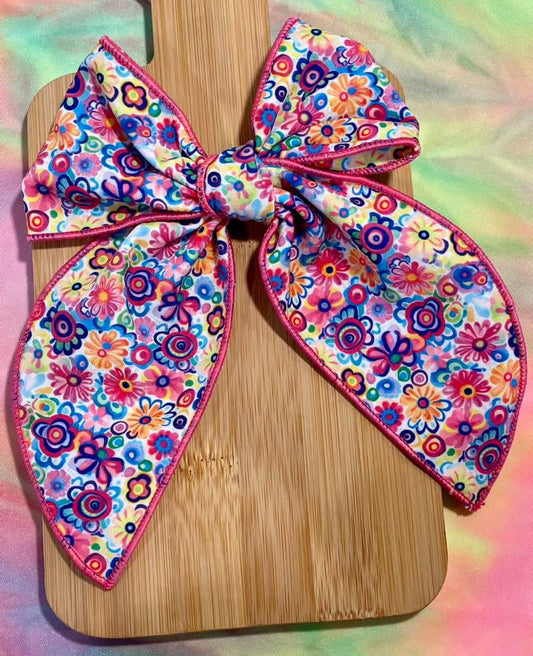Bright Floral 5.5in Serged