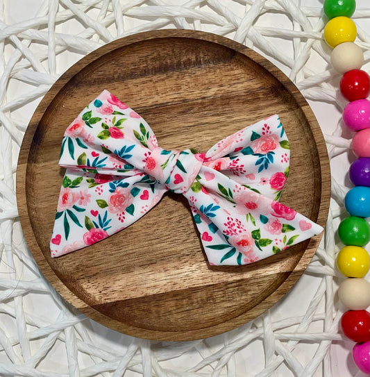 Roses & Pink Hearts 5in Hand Tied