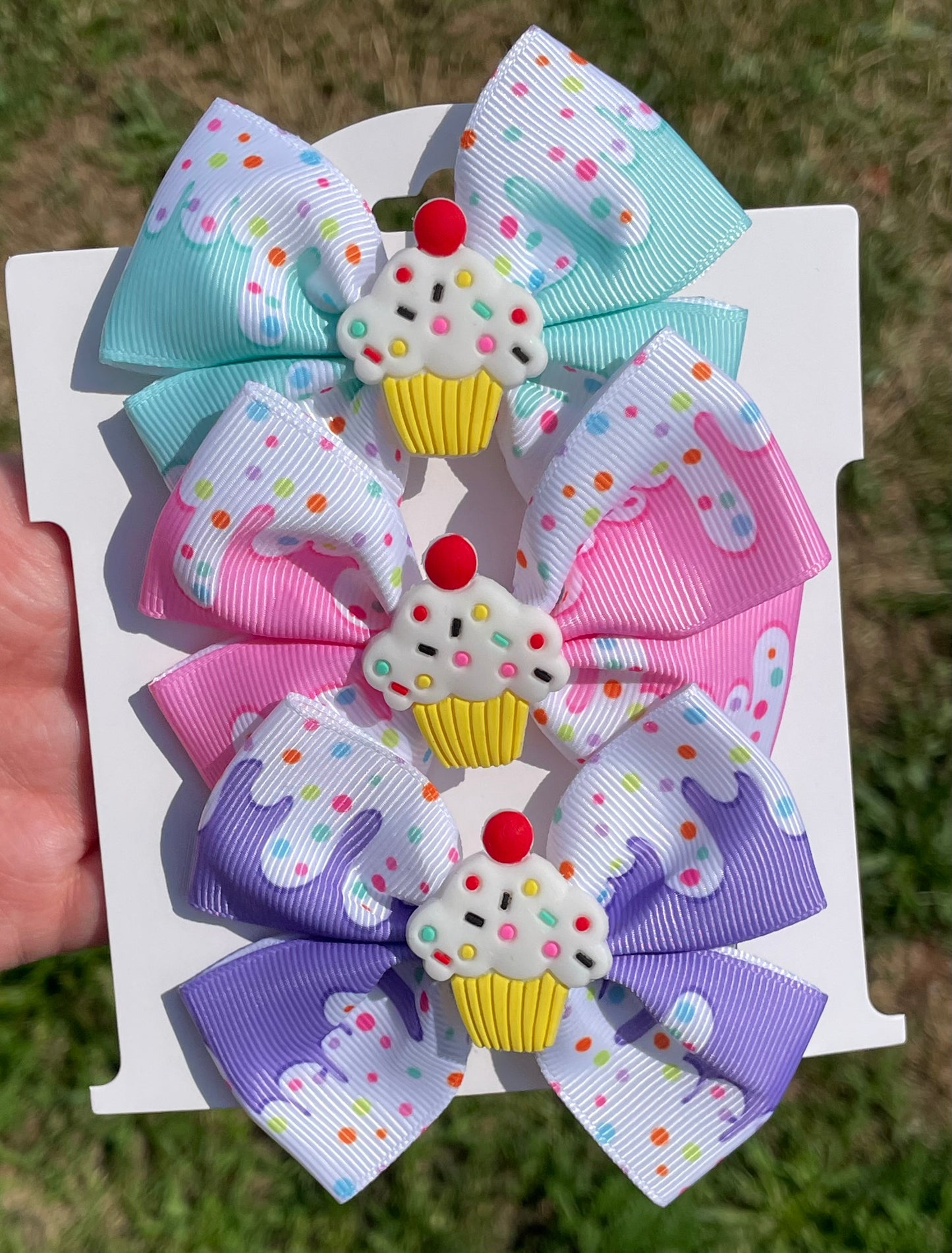 Cupcake Ribbon Bows