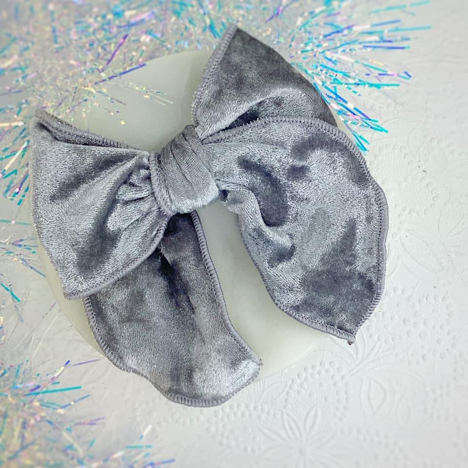 4.5in Silver Crushed Velvet Serged Hand Tied