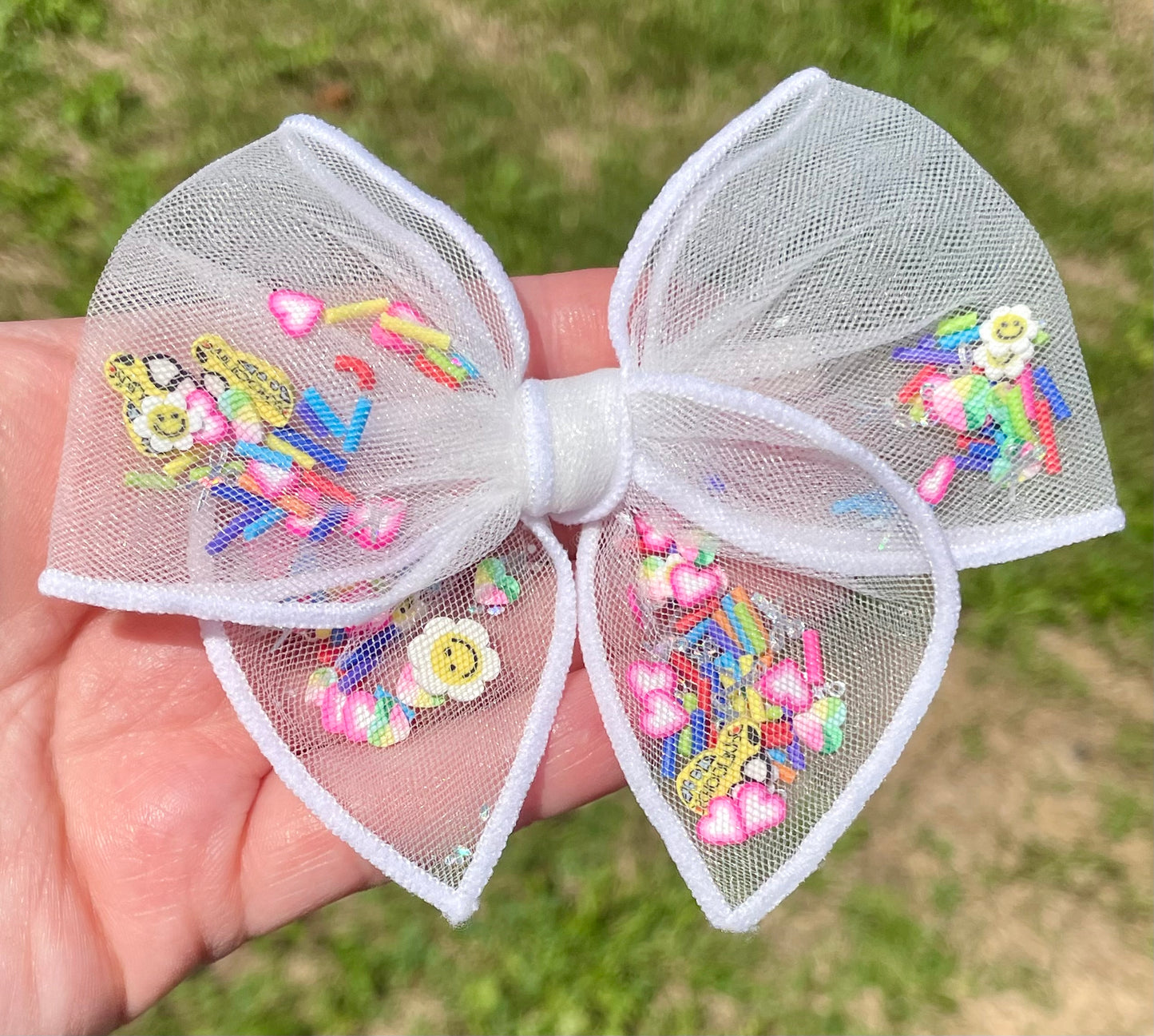 Back to School Shaker Bow