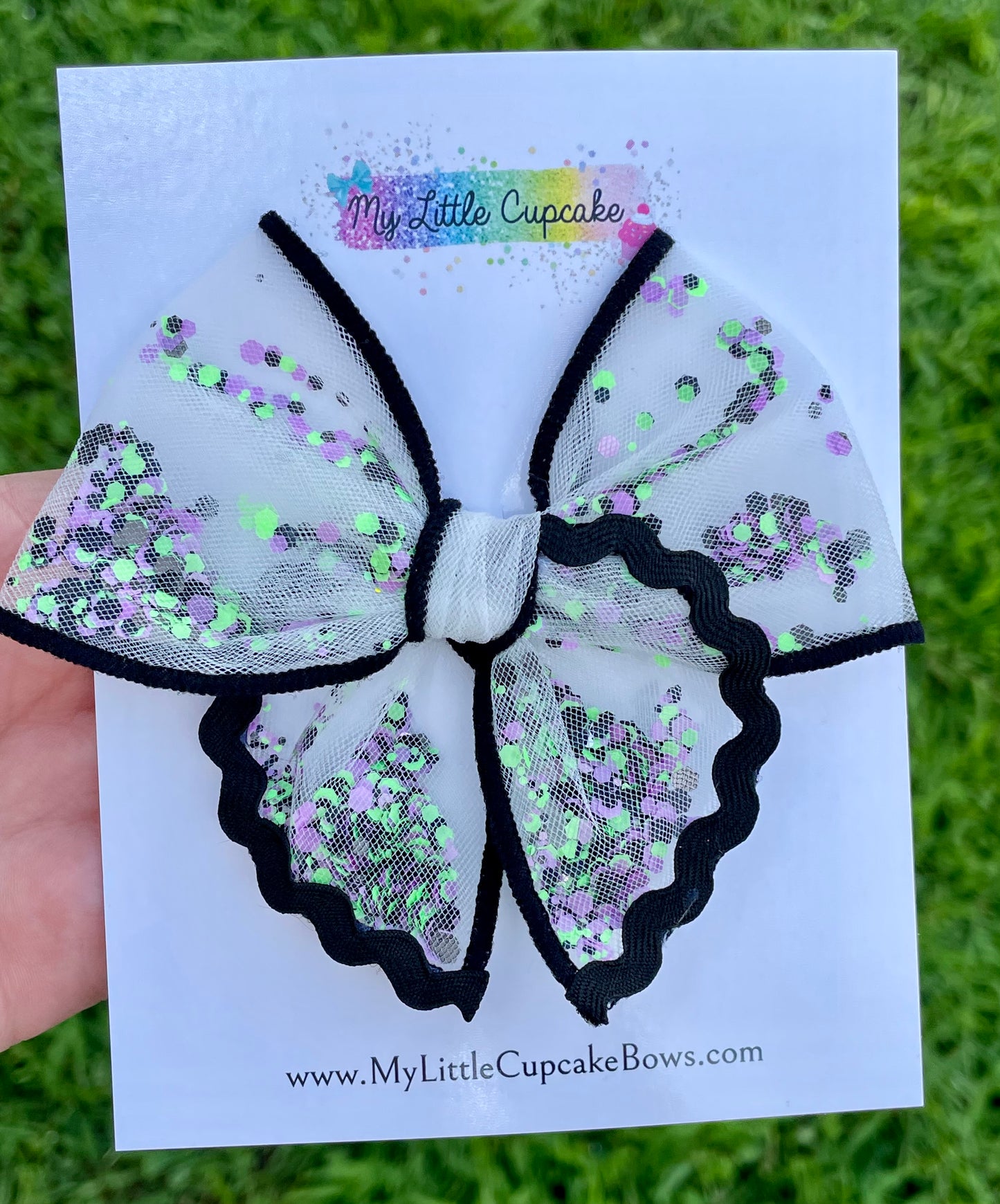 Beetlejuice Glitter Fancy Shaker Bow