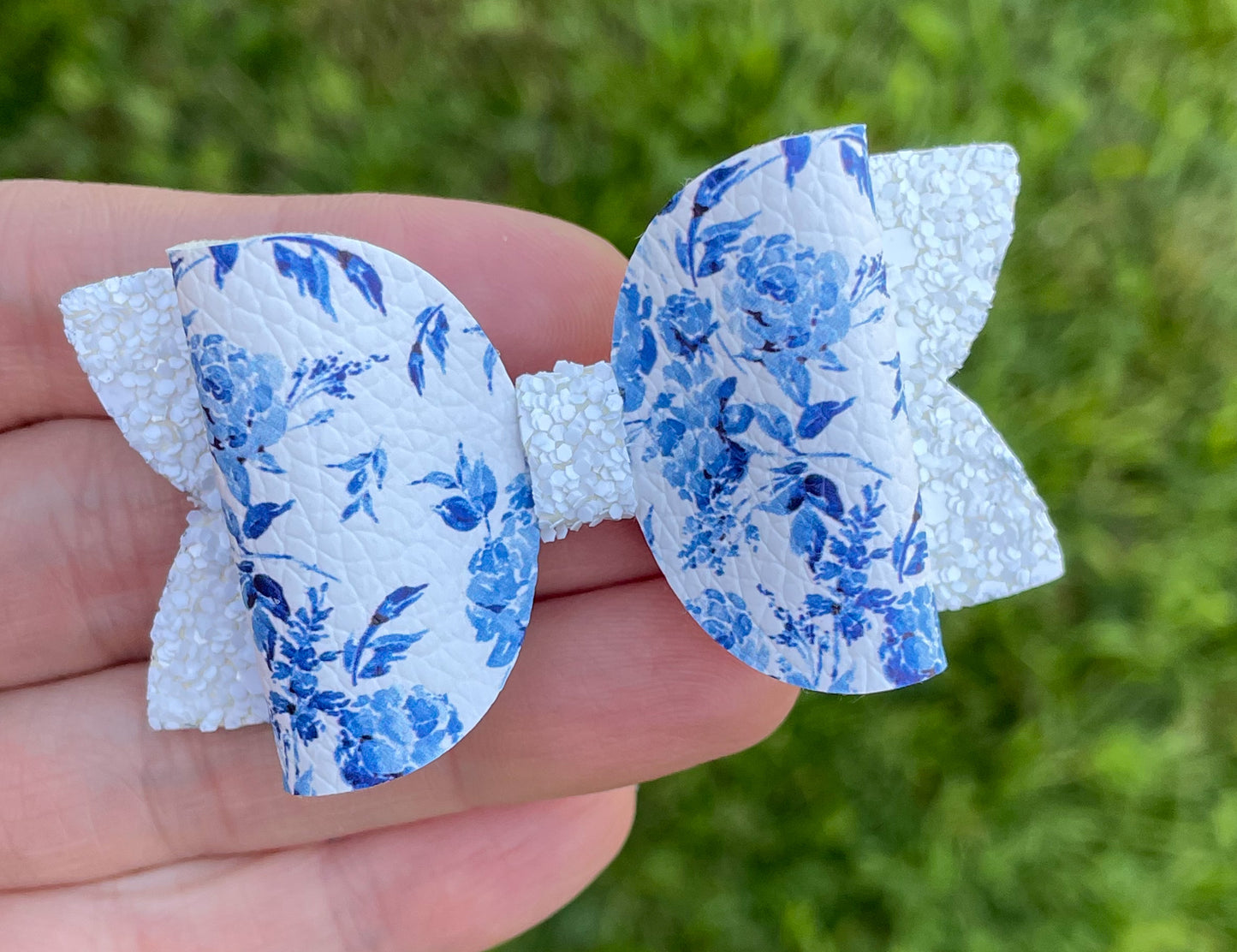 Blue Floral 2.5in Beauty