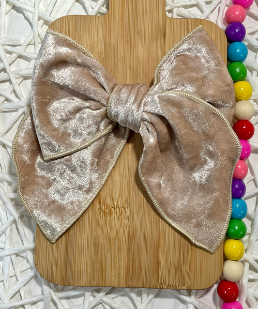 Champagne Crushed Velvet 5.5in Serged