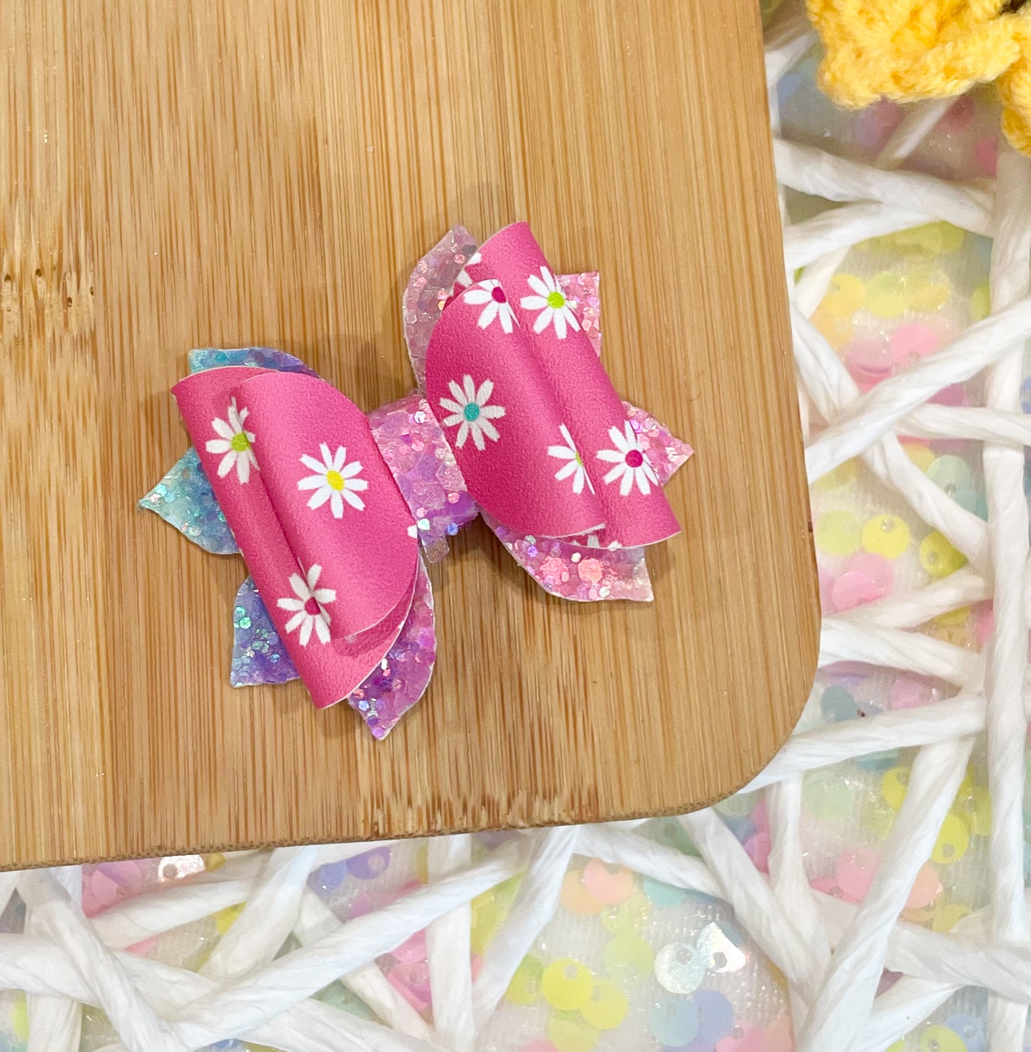 Rainbow Daisies 2in Jasmine