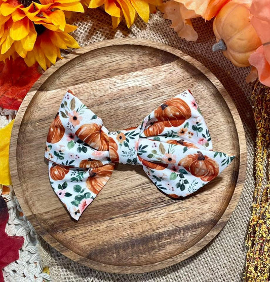 Pumpkin Floral 5in Hand Tied