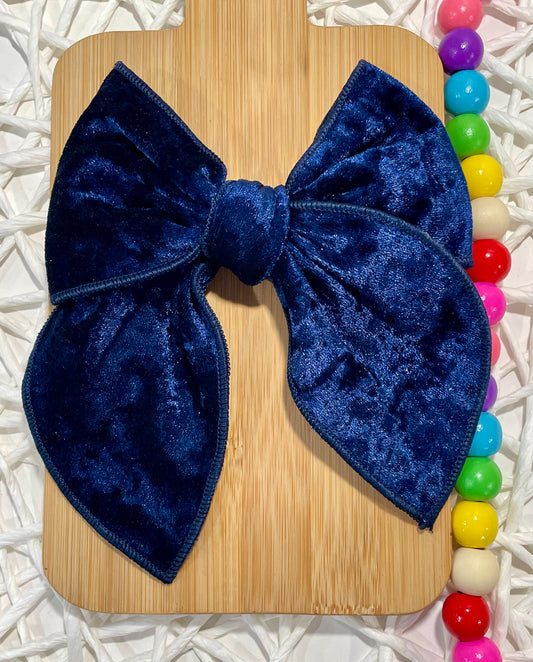Navy Crushed Velvet 5.5in Serged