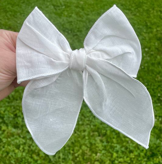 Off White Linen 5-6in Serged Hand Tied Bow