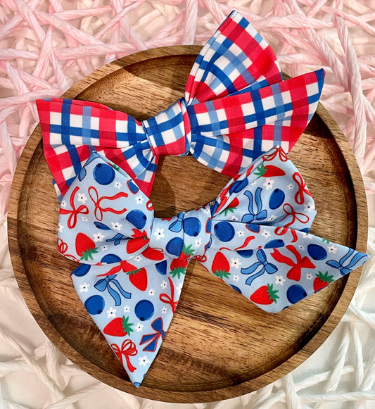 Berries & Bows 5in Hand Tied