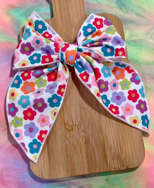 Rainbow Daisies 5.5in Serged