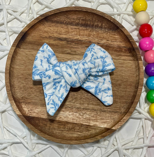Dainty Blue Floral Ribbed Chunky Tied