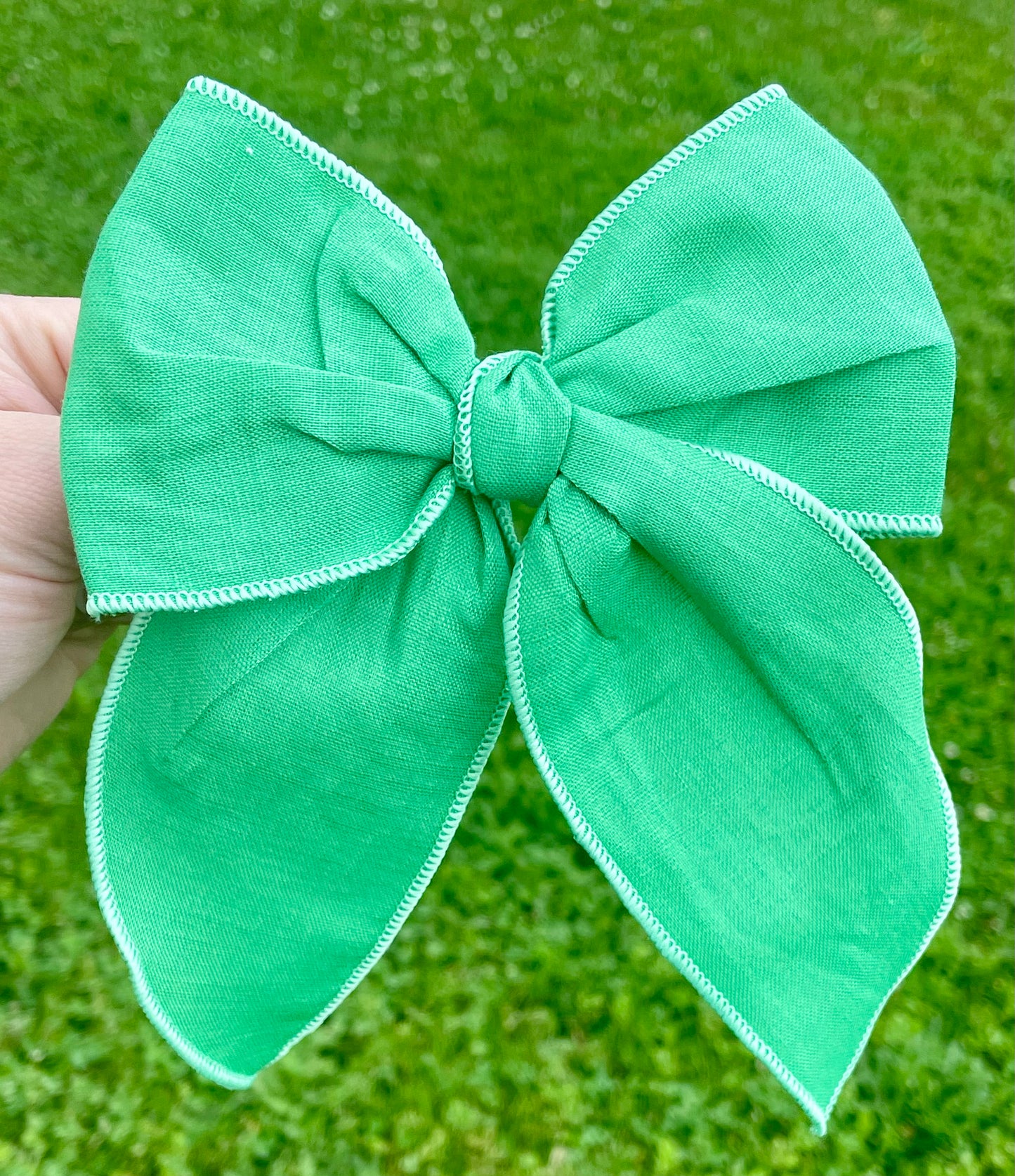 Green Linen 5-6in Serged Hand Tied Bow