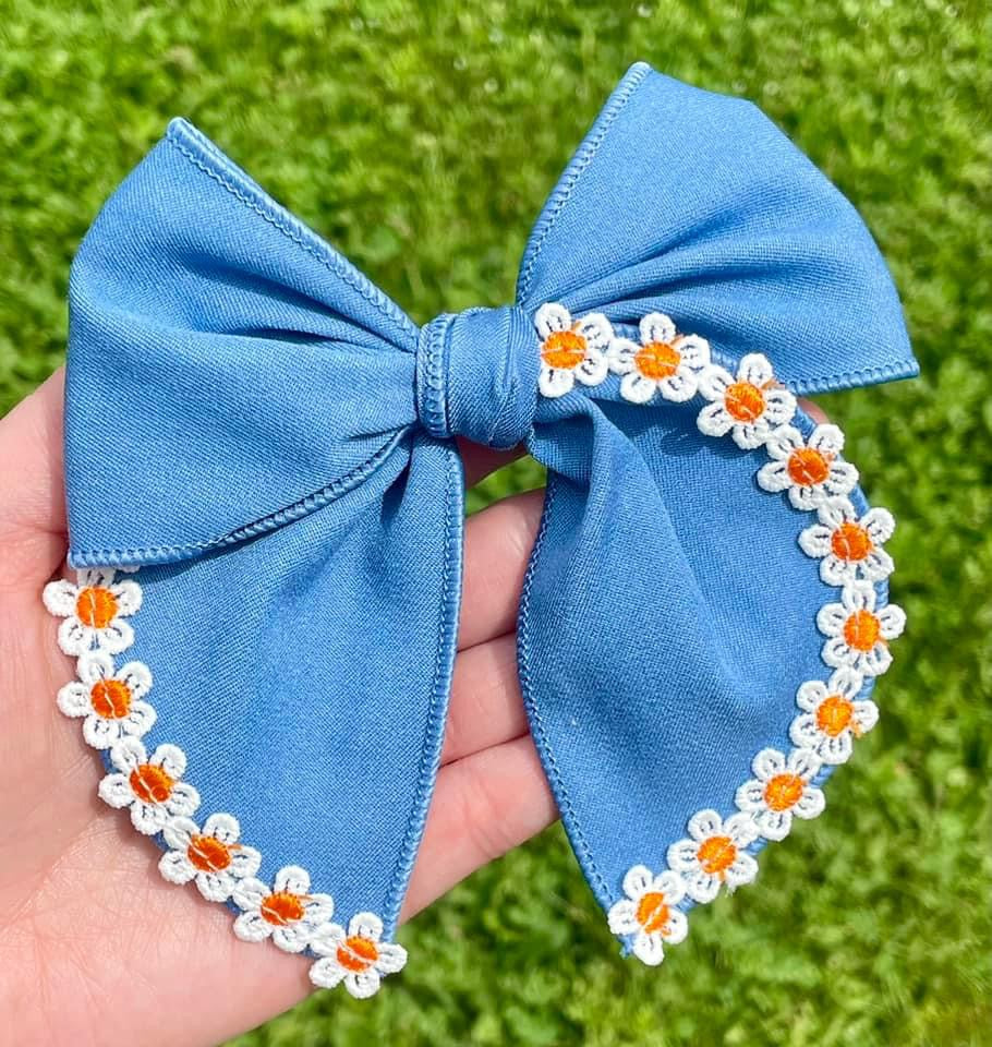 Chambray Embroidered Daisies 4.5in Serged Hand Tied Bow